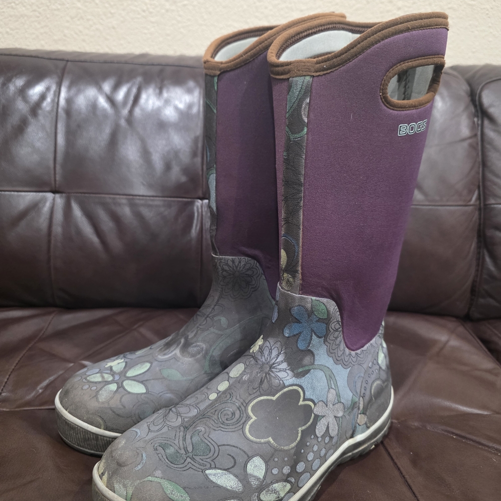 Bogs Women's Purple and Gray Floral Winter Rain Boots